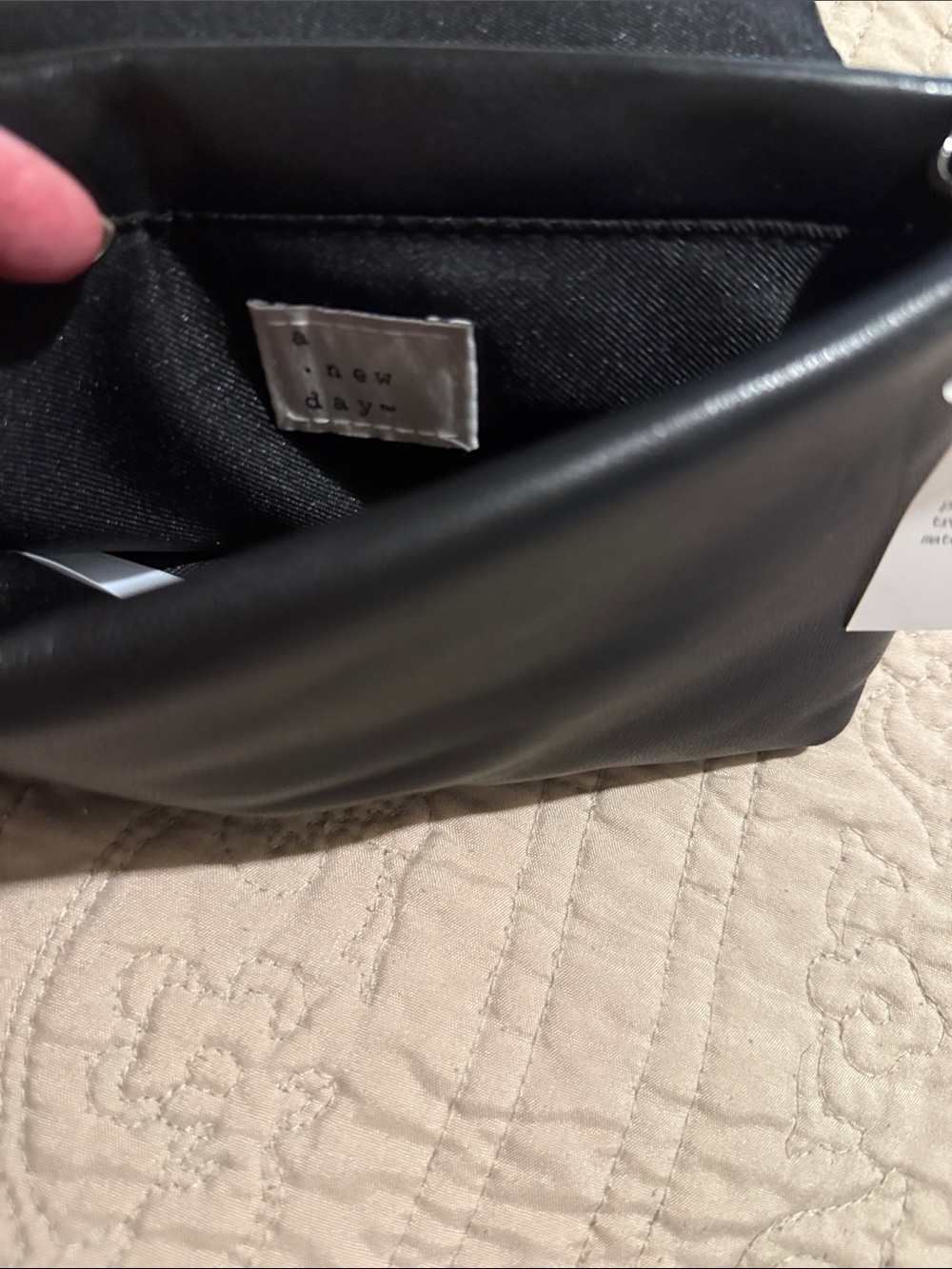 New Day Clutch with Metal Closure - Picture 3 of 9